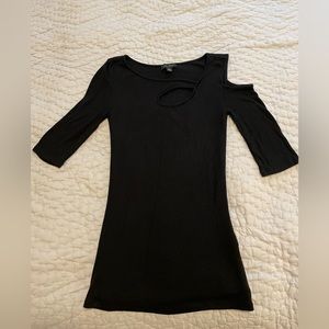 Keyhole and shoulder cut out top